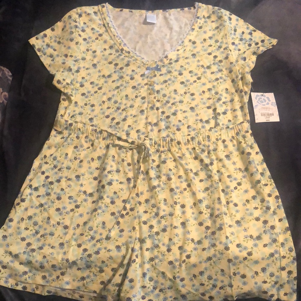 ADONNA SUMMER PAJAMA SET - SIZE LARGE - NWT